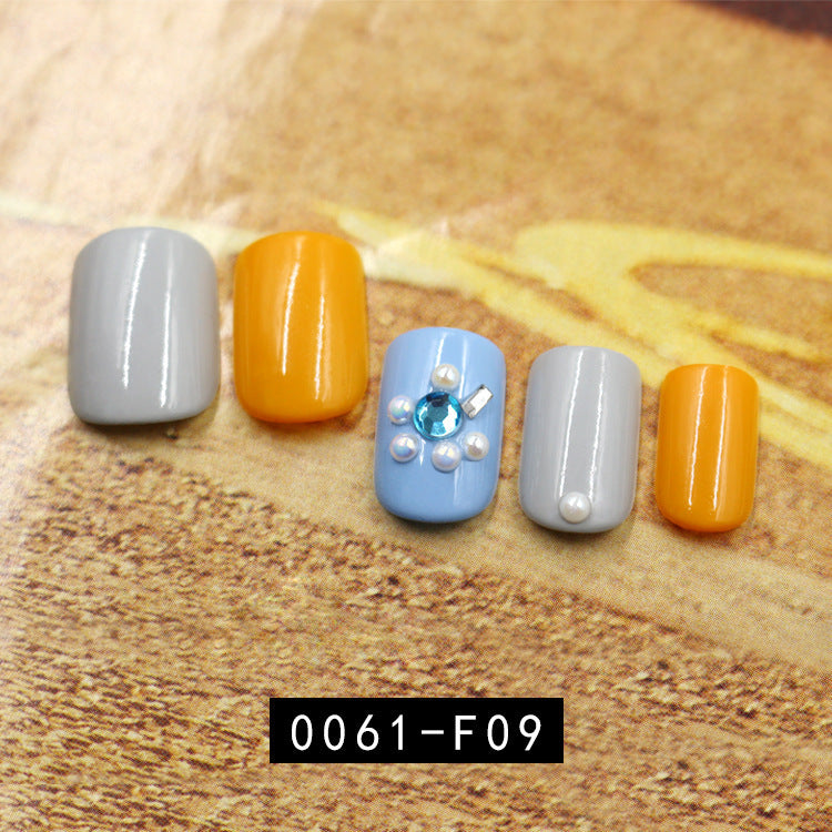 stick0gets: Eco-friendly nail art, fake nail